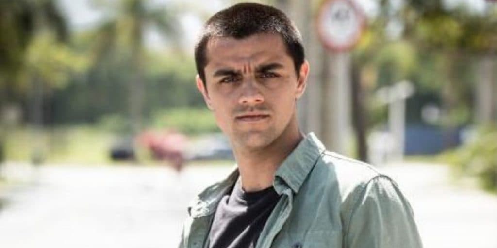 Felipe Simas, de Salve-se Quem Puder e na reprise de Malhação, é demitido da Globo após oito anos