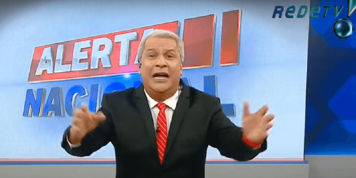 Sikêra Jr. no comando do Alerta Nacional, da RedeTV! (Foto: Reprodução/RedeTV!) Sikêra Jr. no comando do Alerta Nacional, da RedeTV! (Foto: Reprodução/RedeTV!)