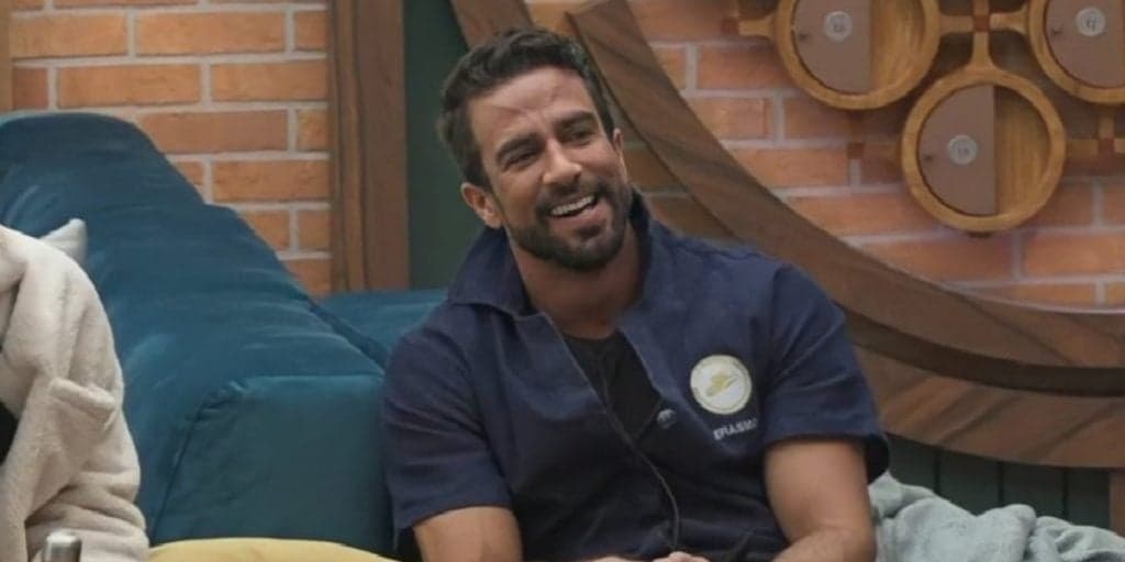 Erasmo Viana viralizou nas redes sociais ao lado de Nego do Borel