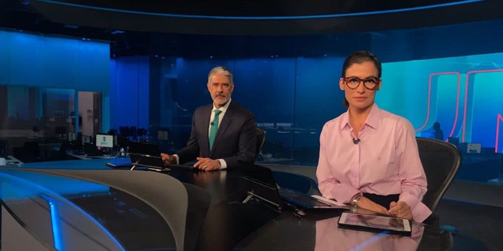 William Bonner e Renata Vasconcellos ignoram luto na Globo e encerram o Jornal Nacional com festa