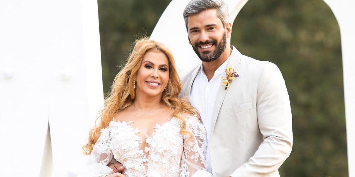 Dias após ter novo amor exposto, Joelma faz anúncio sobre relação em rede nacional e rapaz assume amor por outra Dias após ter novo amor exposto, Joelma faz anúncio sobre relação em rede nacional e rapaz assume amor por outra