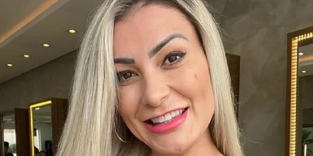 Grávida e com volta a prostituição, Andressa Urach expõe ultrassom e estado de bebê é divulgado: "Separados"