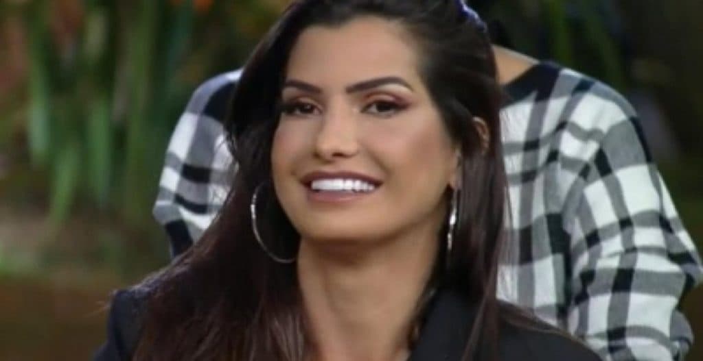 Em "A Fazenda 13”: Marina Ferrari coloca fogo nos cabelos e Solange diz que vai se afastar de Rico