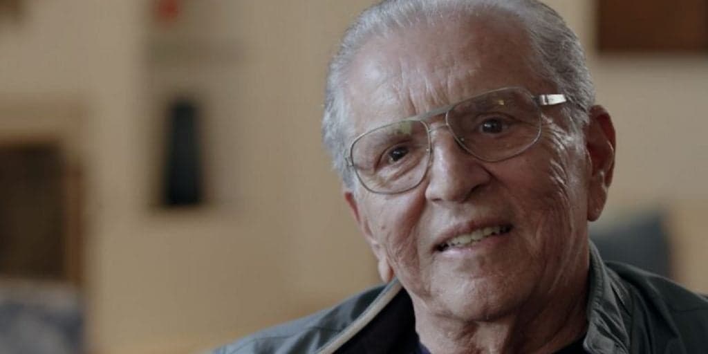 Globo assume direito da Praça É Nossa, Moacyr Franco senta no banco e Carlos Alberto detona: “Querem minha morte”