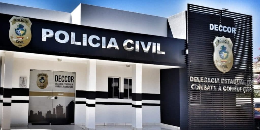 Ator famoso se descontrola, fica possesso e é preso após agredir e estrangular namorada