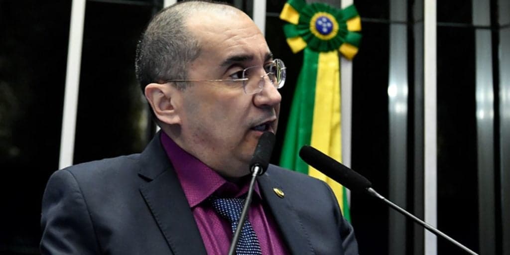 Demissão ao vivo, "garota de programa" e sequestro: Kajuru vive série de escândalos e se envolve no pior