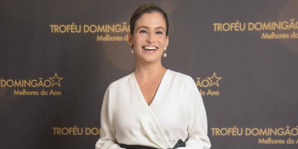 Renata Vasconcellos é afastada do JN, após ter romance secreto exposto na Globo e choro ao vivo na bancada