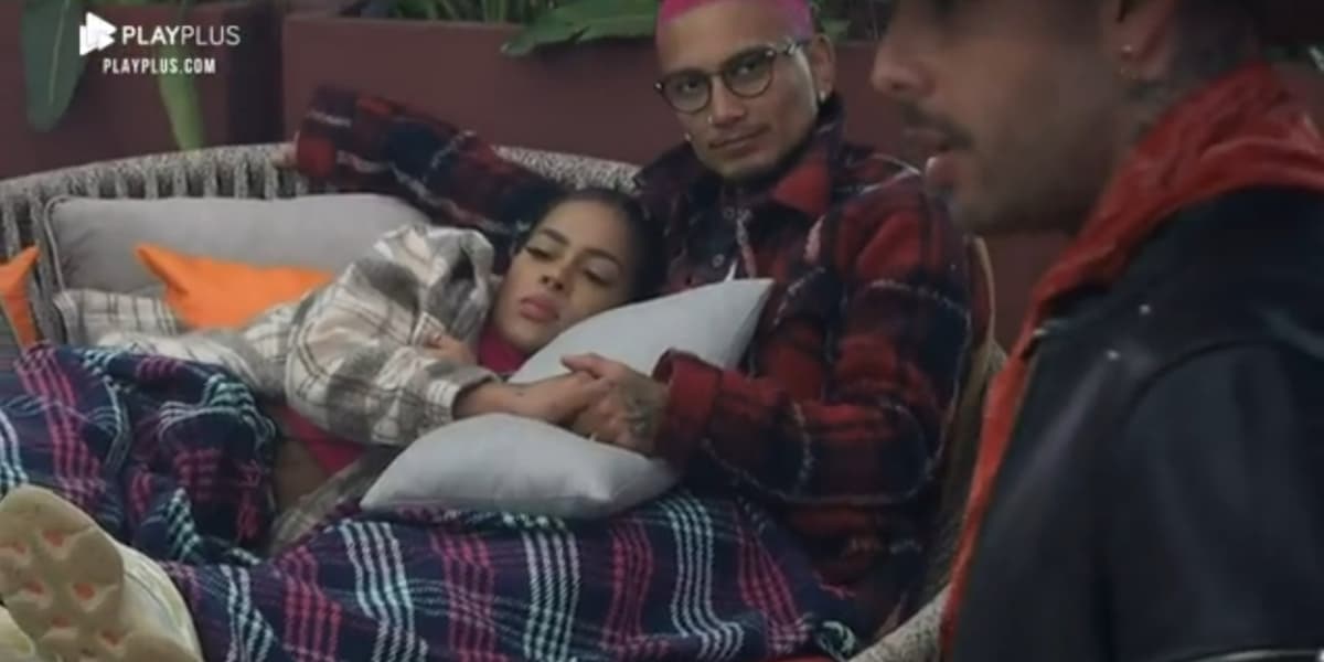 Dynho Alves e Sthe Matos na "Fazenda 13" (Reprodução) Dynho Alves e Sthe Matos na "Fazenda 13" (Reprodução)