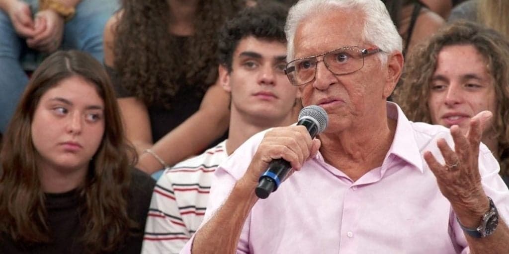 “Querem minha morte”, Carlos Alberto vem a público expor aposentadoria, após briga com a filha e internação