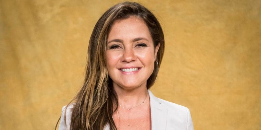 Adriana Esteves revela que pediu afastamento da emissora para tratar depressão
