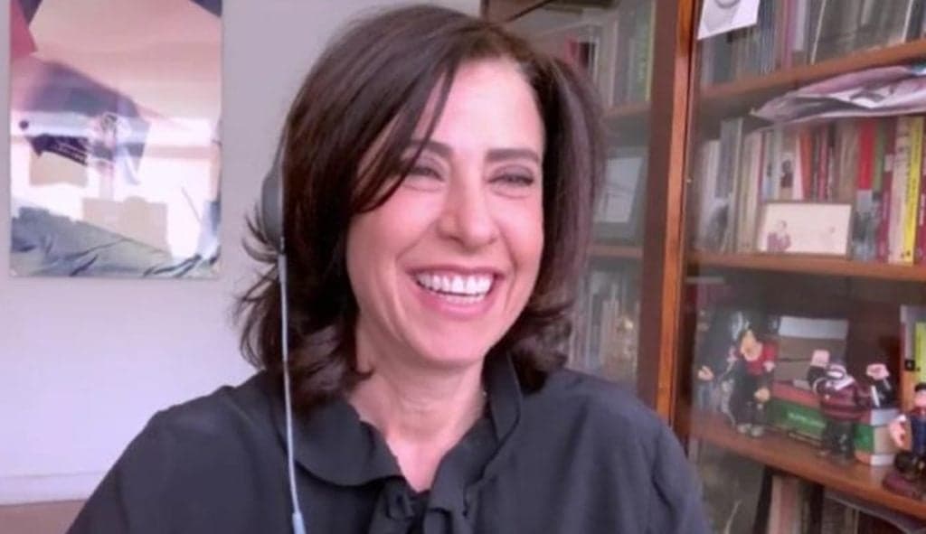 Fernanda Torres, sem papas na língua, expõe polêmica social e dá seu recado no 'Conversa com Bial'