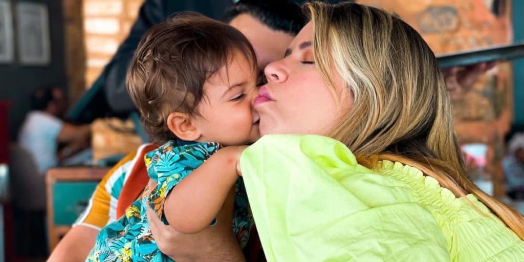 Filho de Marília Mendonça descobre morte da mãe aos 26 anos e emoção toma conta: "Estrelinha"