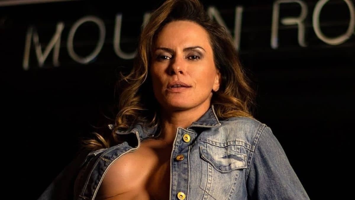 Núbia Oliiver é sucesso na plataforma OnlyFans de conteúdo adulto e comemora os resultados aos 48 anos (Foto: Reprodução)