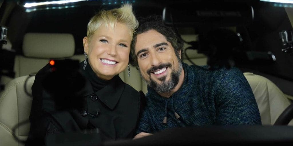 Xuxa invade camarim na Globo, pega em parte íntima de Marcos Mion e apresentador vem a público dizer o que sente