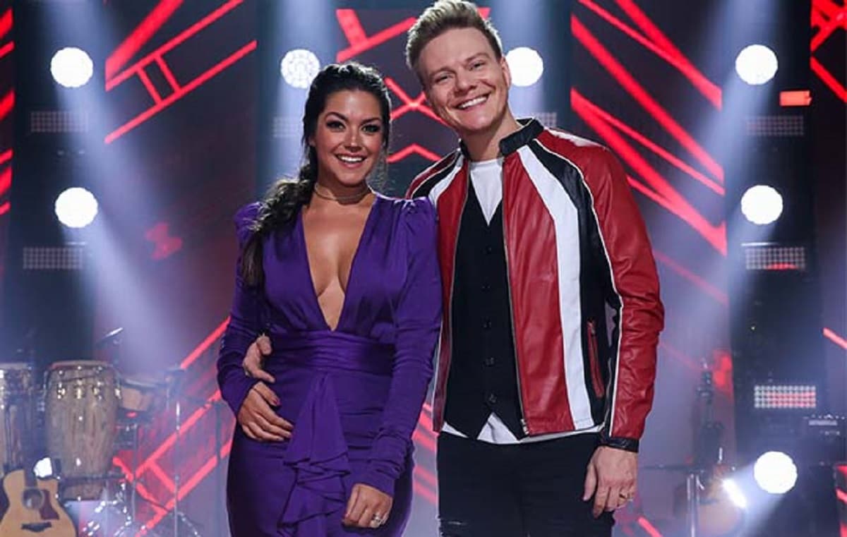 Michel Telo e Thais Fersoza no palco do The Voice Michel Telo e Thais Fersoza no palco do The Voice