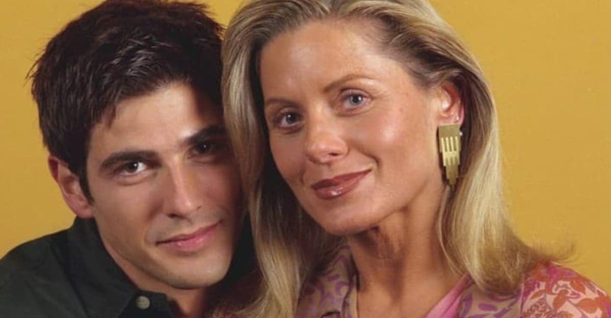 Reynaldo Gianecchini e Vera Fischer nos bastidores de "Laços de Família" (Reprodução/ TV Globo) Reynaldo Gianecchini e Vera Fischer nos bastidores de "Laços de Família" (Reprodução/ TV Globo)
