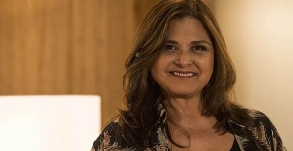 Atriz Elisangela tem sequelas graves da Covid-19 Atriz Elisangela tem sequelas graves da Covid-19