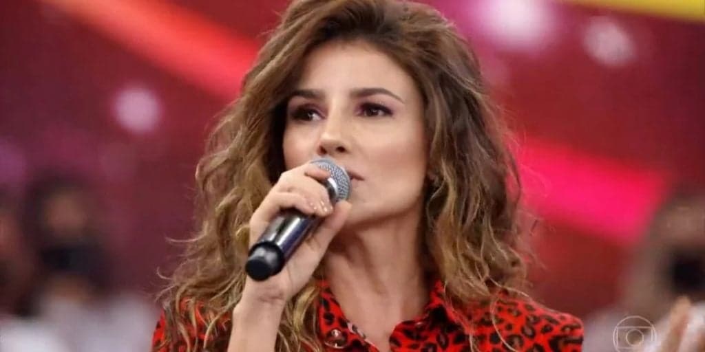 Paula Fernandes assume seu amor verdadeiro e faz declaração para a mulher da sua vida: "Fazer um carinho"