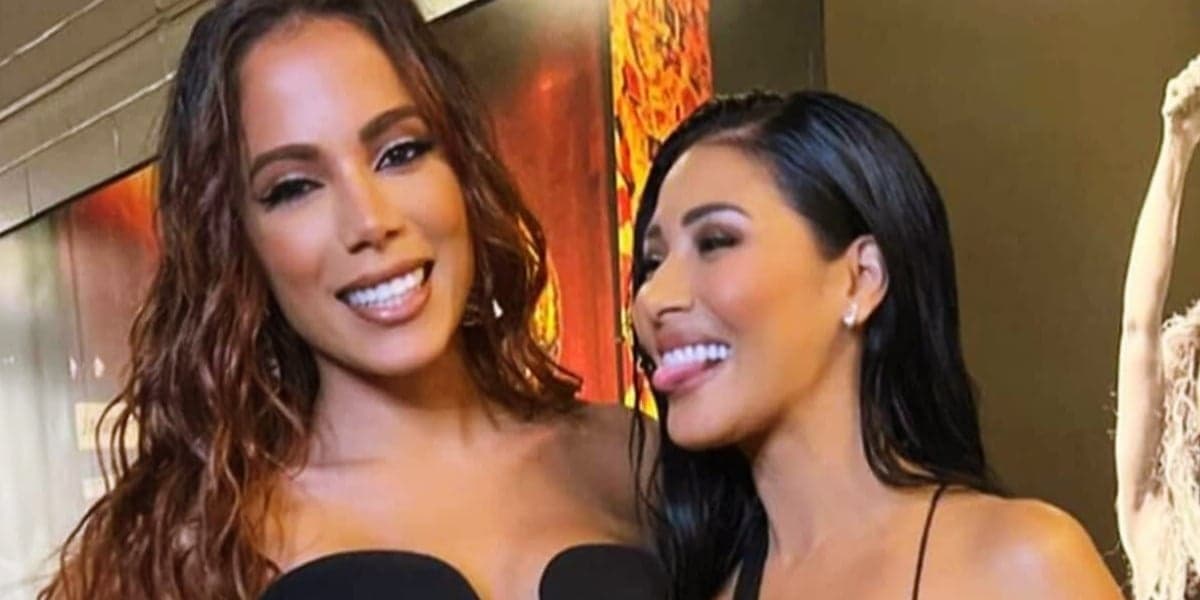 Simaria se reencontrou com Anitta na premiação Simaria se reencontrou com Anitta na premiação