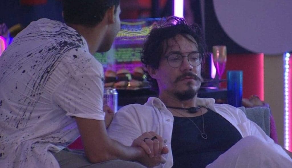Vinicius faz declaração de amor para Eliezer durante festa do Líder no BBB22: "Eu te amo!"