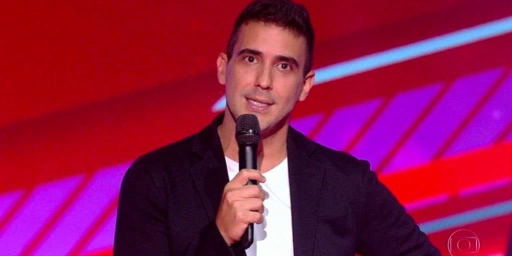 Marcos Paiva simulou um desmaio ao vivo