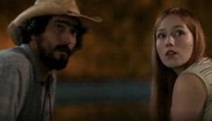 José Leôncio e Irma encaram Madeleine em "Pantanal" (Foto: Reprodução / Globo) José Leôncio e Irma encaram Madeleine em "Pantanal" (Foto: Reprodução / Globo)