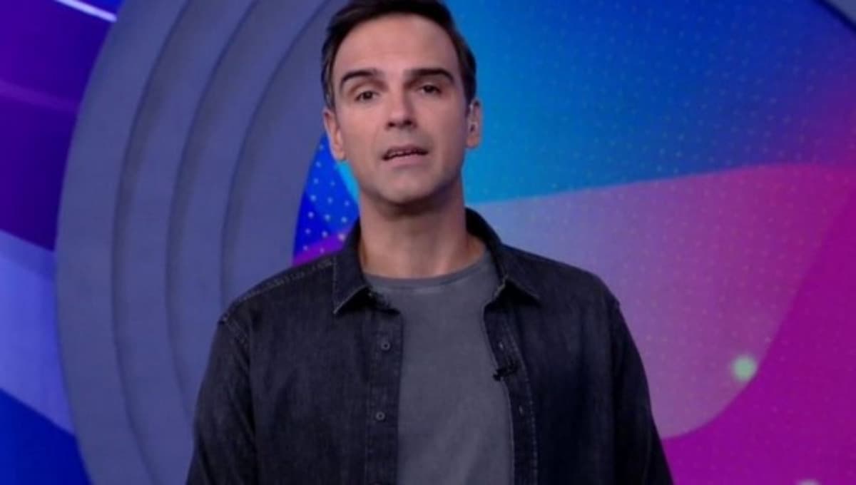 Confinados do BBB22 percebem algo errado com Tadeu Schmidt, que havia acabado de comentar sobre acidente de Rodrigo Confinados do BBB22 percebem algo errado com Tadeu Schmidt, que havia acabado de comentar sobre acidente de Rodrigo