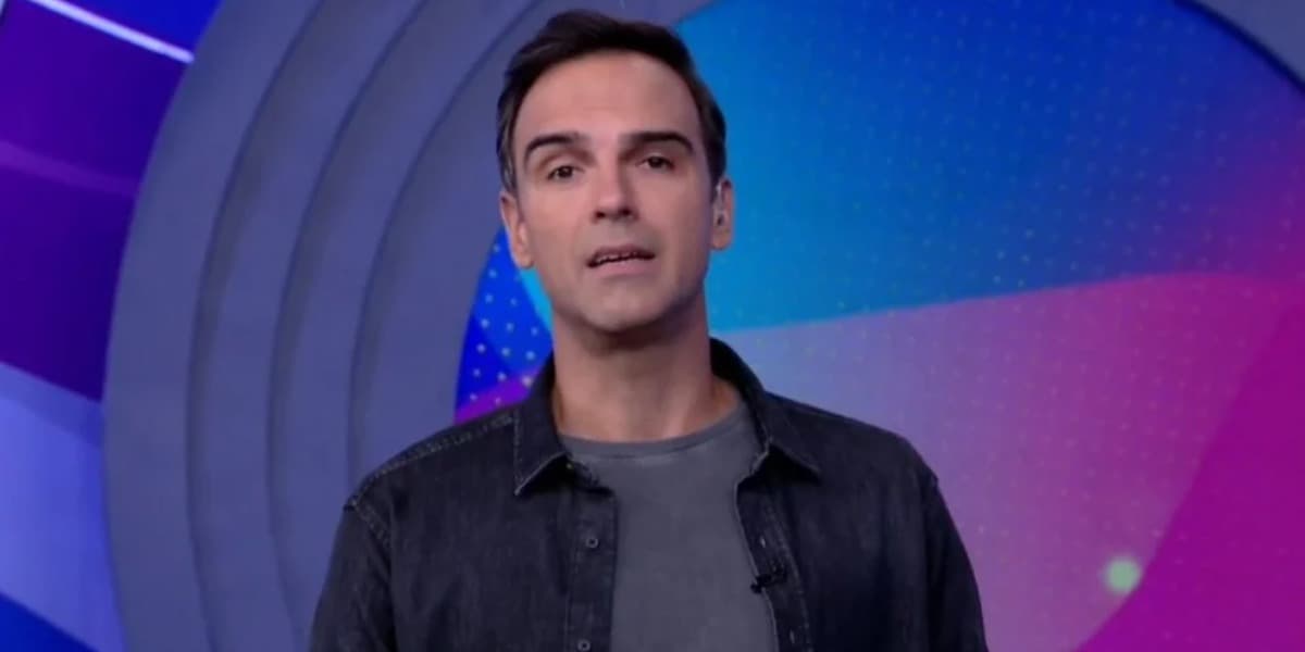 Tadeu Schmidt no comando do BBB22 (Foto: Reprodução) Tadeu Schmidt no comando do BBB22 (Foto: Reprodução)