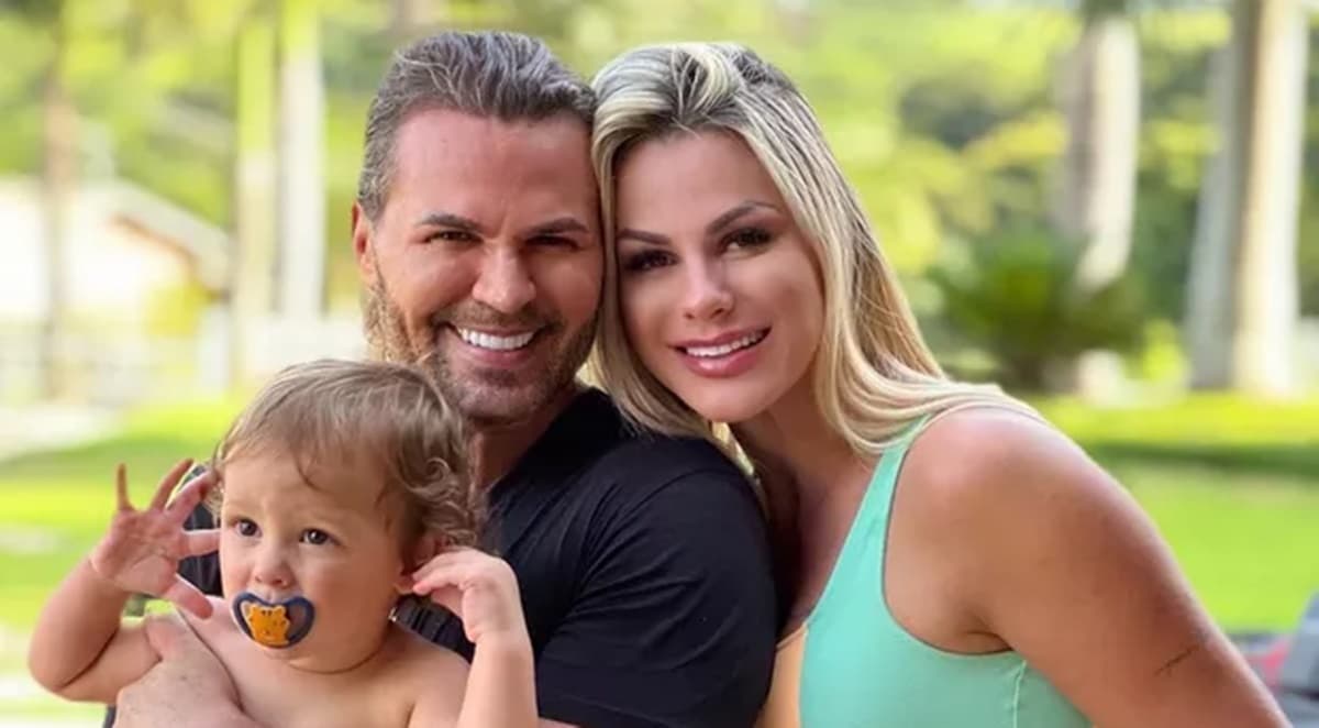 Eduardo Costa, sua esposa e seu enteado Eduardo Costa, sua esposa e seu enteado