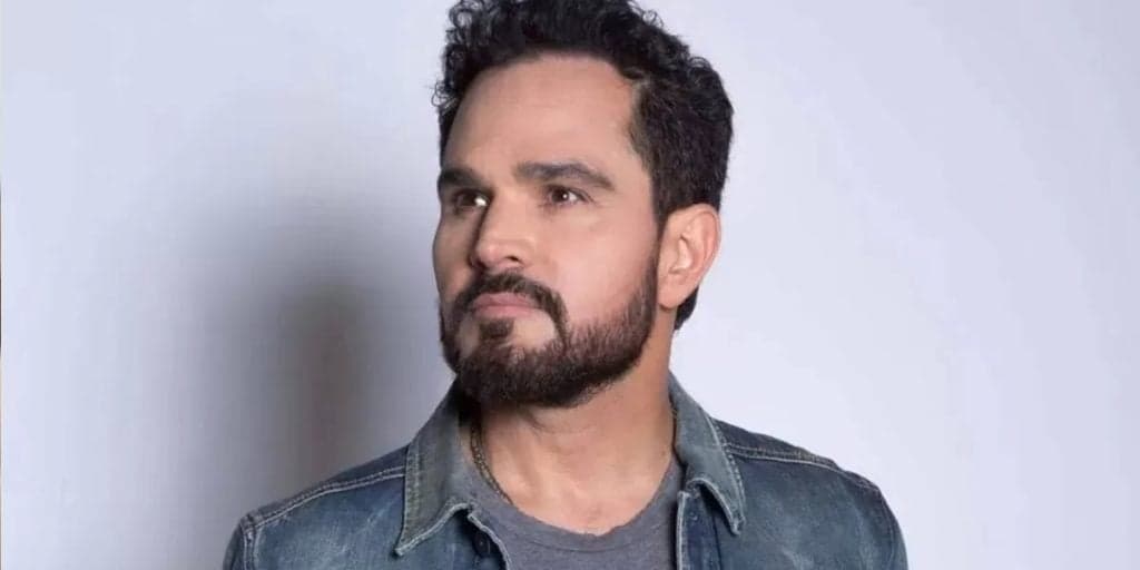 Luciano Camargo faz declaração de amor ao filho