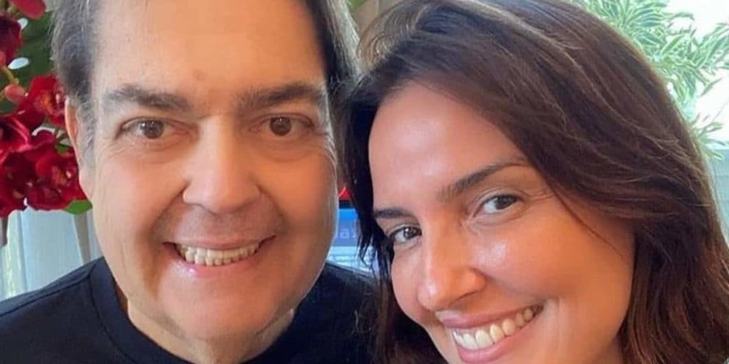 Gravidez é anunciada no programa de Faustão e esposa tenta tirar programa do ar em meio à crise: “Minha família”