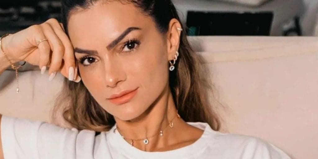 Aos 39, Kelly Key exibe pernas musculosas e foto é de dar inveja; de calcinha ela já provou ser a mais sexy