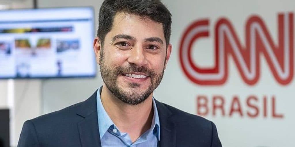 Evaristo Costa faz comunicado às pressas nas redes sociais