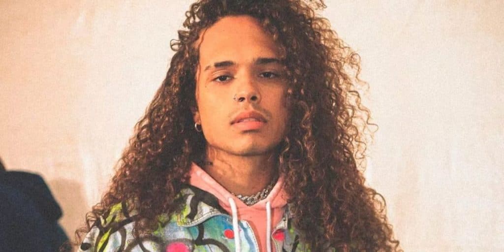 Vitão declara que ponto de prazer do homem é no ânus e famoso da internet se revolta: "Vai tomar no seu c*"