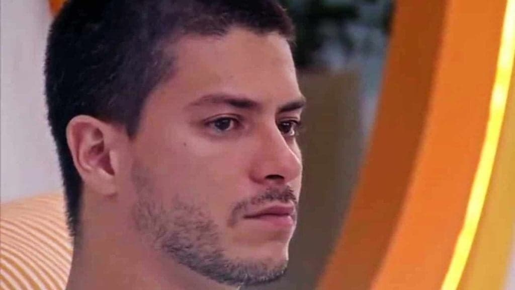Após fazer propaganda duvidosa, Arthur Aguiar assume que é menosprezado por marcas: "Virando as costas"