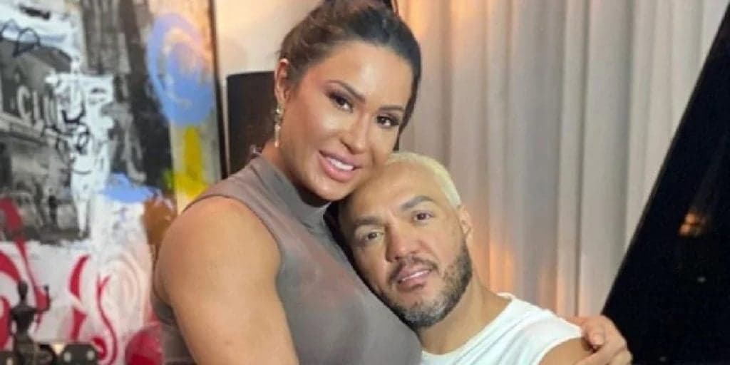 Gracyanne Barbosa faz receita de seguidora para Belo