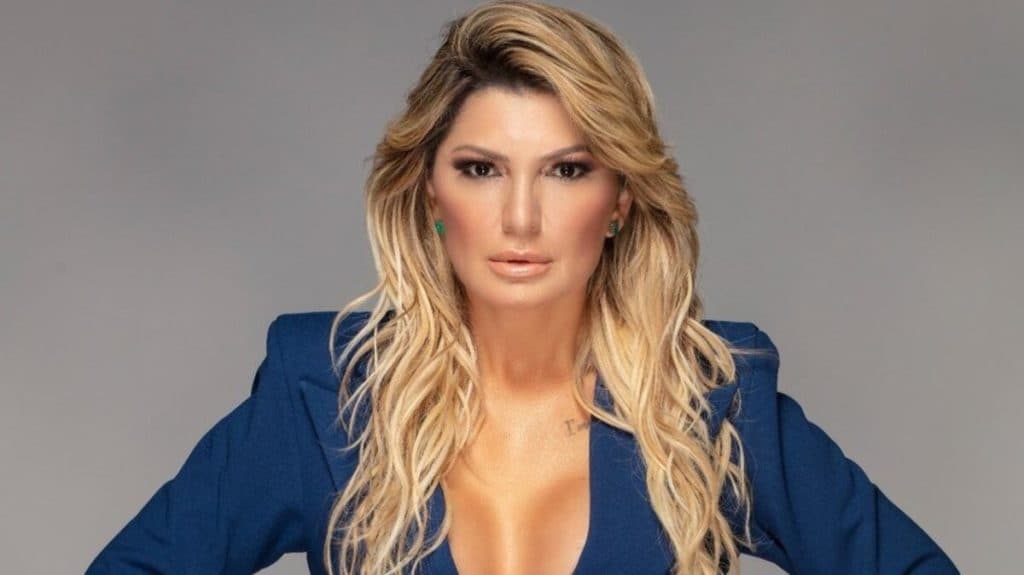 Antonia Fontenelle fica revoltada com matéria do Fantástico que a cita na Globo e detona: "Covardia"