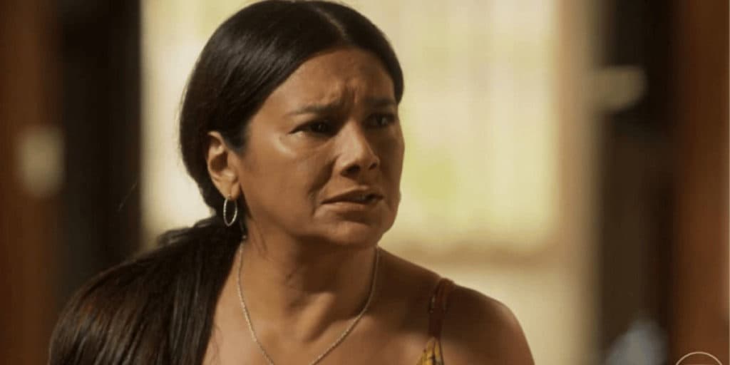 Pantanal: Filó tem visita surpresa na fazenda, é tratada como patroa e se enfurece com mordomo
