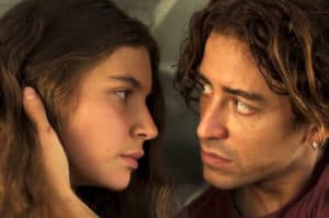 Jove (Jesuíta Barbosa) terminará seu romance com Juma (Alanis Guillen) na novela Pantanal (Foto: Reprodução / Globo) Jove (Jesuíta Barbosa) terminará seu romance com Juma (Alanis Guillen) na novela Pantanal (Foto: Reprodução / Globo)