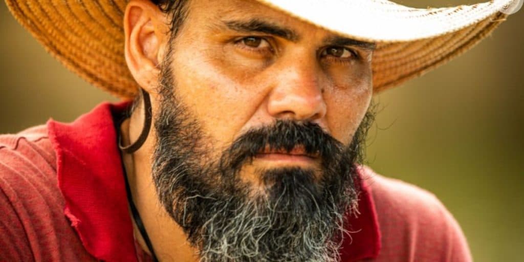 Juliano Cazarré fala sobre cena de castração em Pantanal