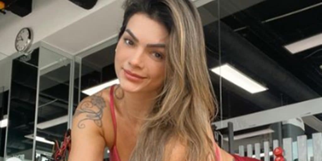 Kelly Key surge aos 39 com barriga trincada, deixa fãs babando e prova que voltou aos 20 anos