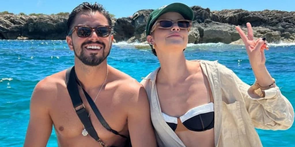Rodrigo Simas surge totalmente pelado em vídeo com grande amor exposto dentro de rio: “Que abundância”