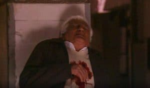 Salvatore (Walmor Chagas) é assassinado na novela A Favorita (Foto: Reprodução / Globo) Salvatore (Walmor Chagas) é assassinado na novela A Favorita (Foto: Reprodução / Globo)