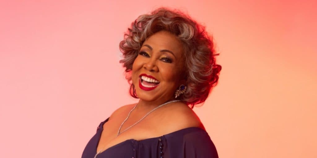 Alcione, após realizar cirurgia e ficar um mês internada, recebe notícia do hospital: “Se recuperando”