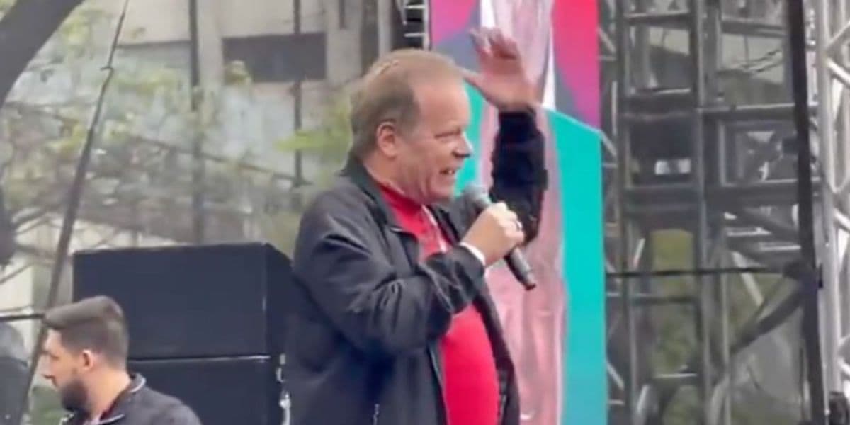 Chico Pinheiro em comício pró Lula Chico Pinheiro em comício pró Lula
