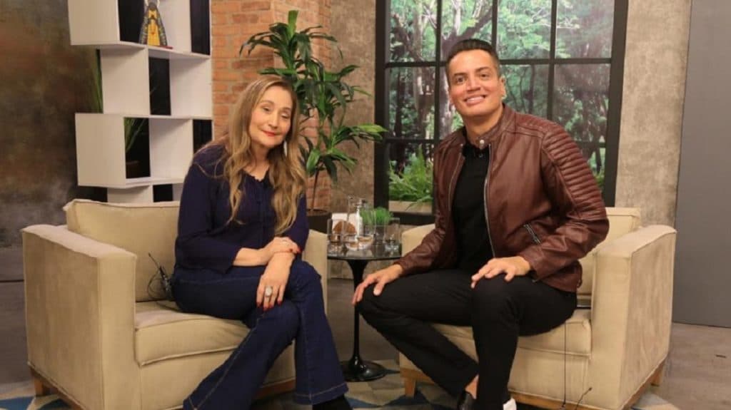 Léo Dias pede desculpas à Sônia Abrão após anos de concorrência e indiretas na TV: "Maturidade"