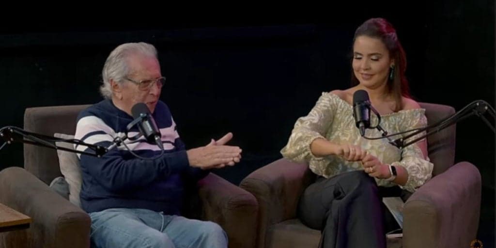 Esposa fala do relacionamento com Carlos Alberto em podcast