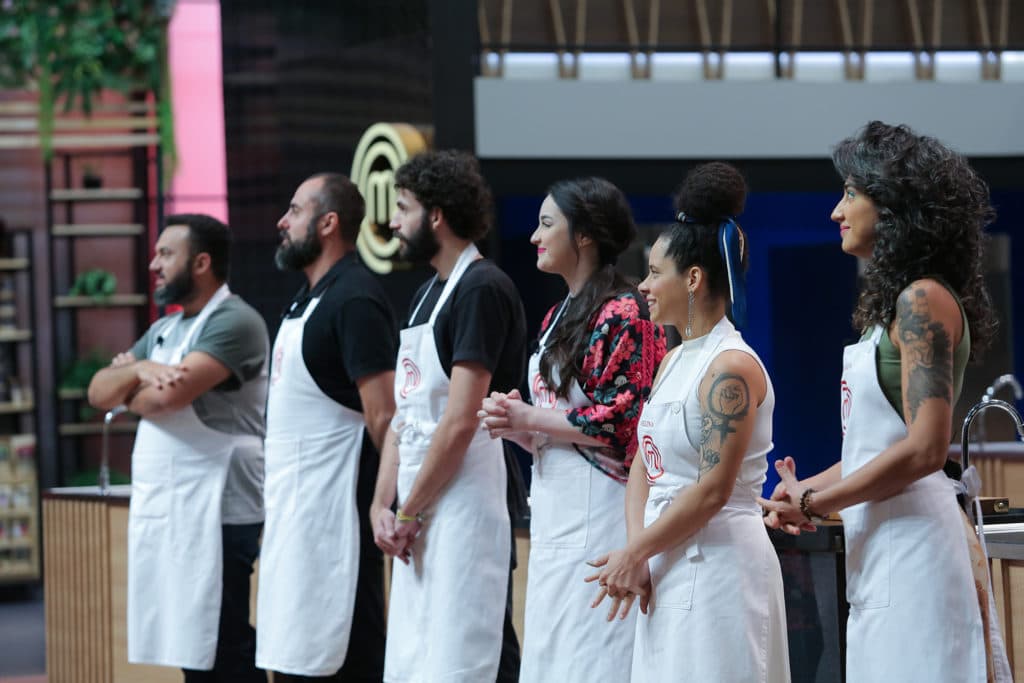 Duelos com ingredientes escolhidos pelos jurados definem Top 5 do “MasterChef Brasil” na próxima terça