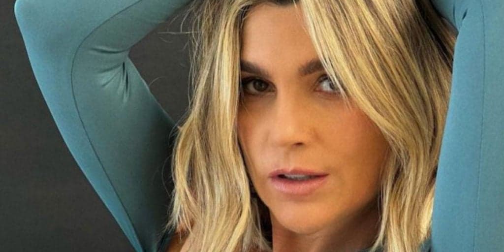 Fio-dental, bumbum gigante e corpão de tirar o fôlego: Flávia Alessandra é uma das mais lindas do país