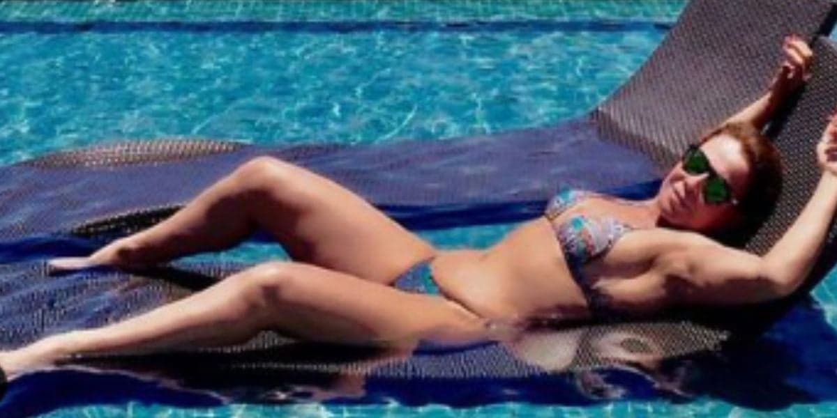 Corpo de Zilu, no auge dos seus 64 anos, gera inveja em muitas mulheres Corpo de Zilu, no auge dos seus 64 anos, gera inveja em muitas mulheres